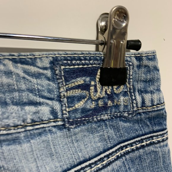 SOLD Silver Jeans Suki Mid Capri Embroidered Stretch - Picture 5 of 8